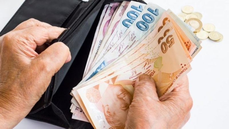 <p>Vergi borçları ile il özel idarelerine, belediyelere olan borçların ilk taksiti 2021'in Ocak ayında, SGK'ya olan borçların ilk taksiti de 2021 Şubat ayında ödenecek.</p>