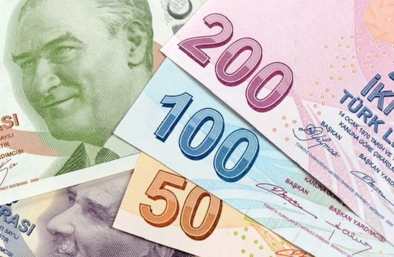 <p><b>VERGİ DÜZENLEMESİNİN DETAYLARI:</b></p><p><b><br></b></p><p>'Söz konusu kanunla, vergi dairesine ödenmemiş vergi ve diğer borçlara bağlı gecikme zamları ve faizleri yerine Yurt İçi Üretici Fiyat Endeksi (Yİ-ÜFE) oranında güncelleme yapılması, vergi aslına bağlı cezaların (vergi ziyaı cezası) tamamının silinmesi, vergi aslına bağlı olmayan usulsüzlük ve özel usulsüzlük cezalarının yüzde 50'sinin silinmesi, motorlu taşıtlar vergisi borcuna bağlı faizler yerine Yİ-ÜFE oranında güncelleme yapılması, öğrenim veya katkı kredisi borçlarına bağlı gecikme zamları yerine Yİ-ÜFE oranında güncelleme yapılması, peşin ödemelerde Yİ-ÜFE oranında hesaplanan tutardan ayrıca yüzde 90 indirim yapılması, trafik para cezaları ve diğer idari para cezalarının peşin ödenmesi halinde asıllarında yüzde 25 indirim yapılması imkanları getirildi.'</p>