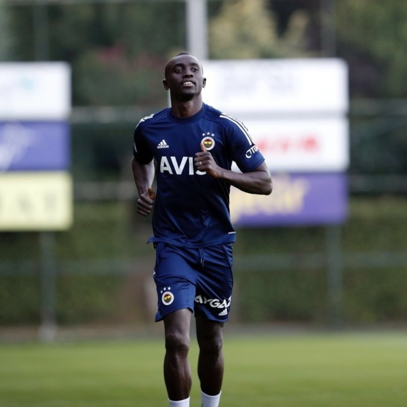 <p>Papiss Cisse, Ferdi Kadolu ve Mert Hakan Yanda ise kulbede grev bekleyecek.</p>