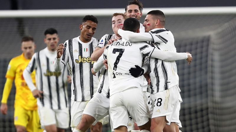 'Türk futbolcu tüm savunmanın sorumluluğunu aldı.'