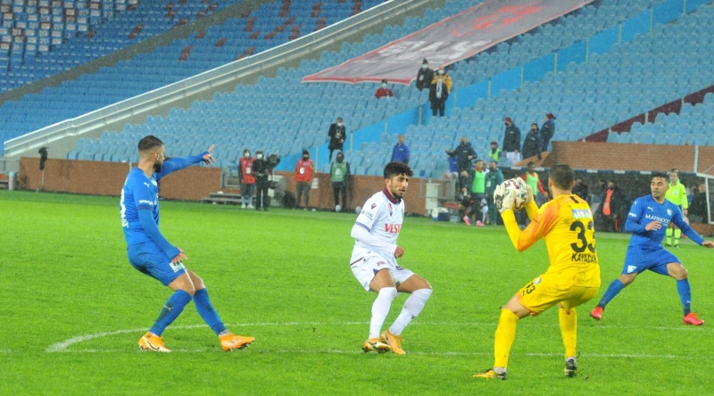 <p><b>YEREL GAZETELER: AV SEZONU BAŞLADI</b></p><p><br></p><p>Yerel gazeteler de Erzurumspor galibiyeti sonrası manşetlerde ‘Av mevsimi başladı’ başlıklarına yer verdi. </p>