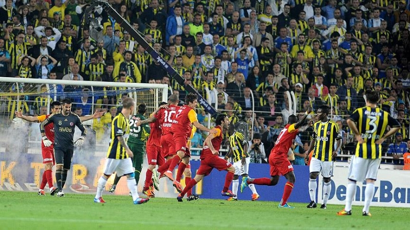 <p>'Ayn Fatih Terim'li Galatasaray 2011-12 sezonunda, Kadky'de Fenerbahe ile 0-0 berabere kald ve ampiyon oldu.'</p>