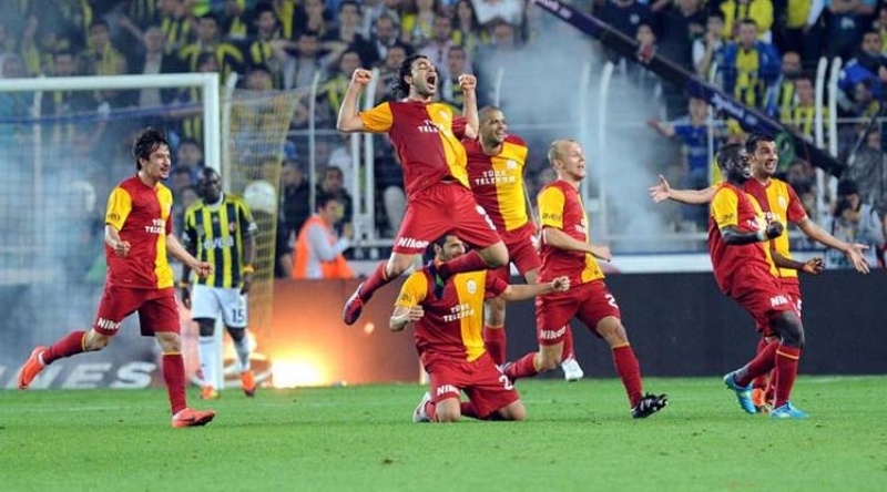 <p>Galatasaray'n 2011-12 sezonunda Kadky'de Fenerbahe'yle oynad ma rnek veren Ahmet akar unlar syledi:</p>