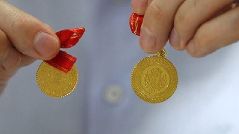 <p>Altın güvenilir bir liman olarak da adlandırılan dünyanın en değerli madenlerinden biridir. </p>