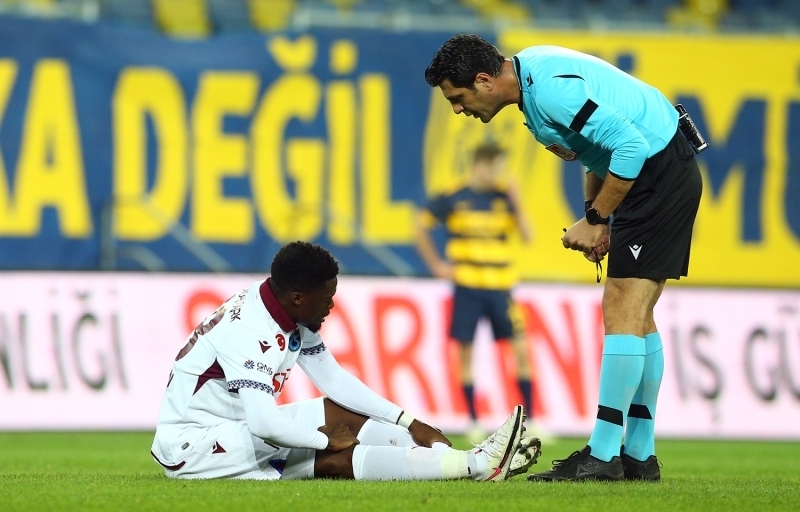 <p>45+1'de serbest vuruşta topun başına geçen İngiliz futbolcu, iyi bir vuruşla topu ağlarla buluştururken, Süper Lig'de ilk golünü kaydetti.</p>
