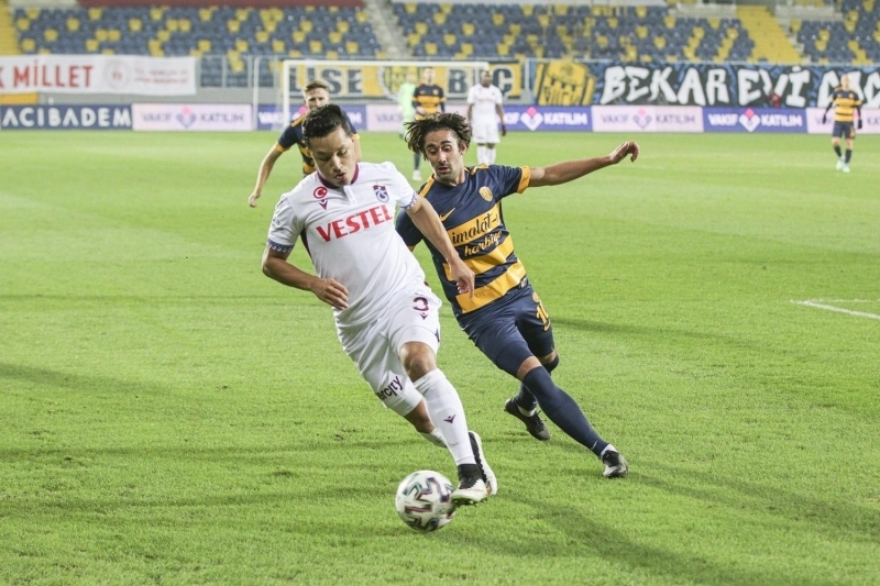 <p><b>4 YIL SONRA BİR İLK... </b></p><p>Lewis Baker, 15 Ekim 2016'dan (Vitesse formasıyla AZ Alkmaar'a) bu yana lig kariyerindeki ilk frikik golünü Trabzonspor formasıyla Ankaragücü filelerine gönderdi.</p>