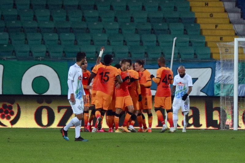 <p><b>'OULCAN GRMEYE BALADI'</b></p><p>Oulcan alayan 18-20 kiilik geni kadroya yeni girmeye balad, ilk kez bu kadar sre alyor. Burada Rizespor'un puana aldanmayp, takmn performansn deerlendirmesinde fayda var.</p>