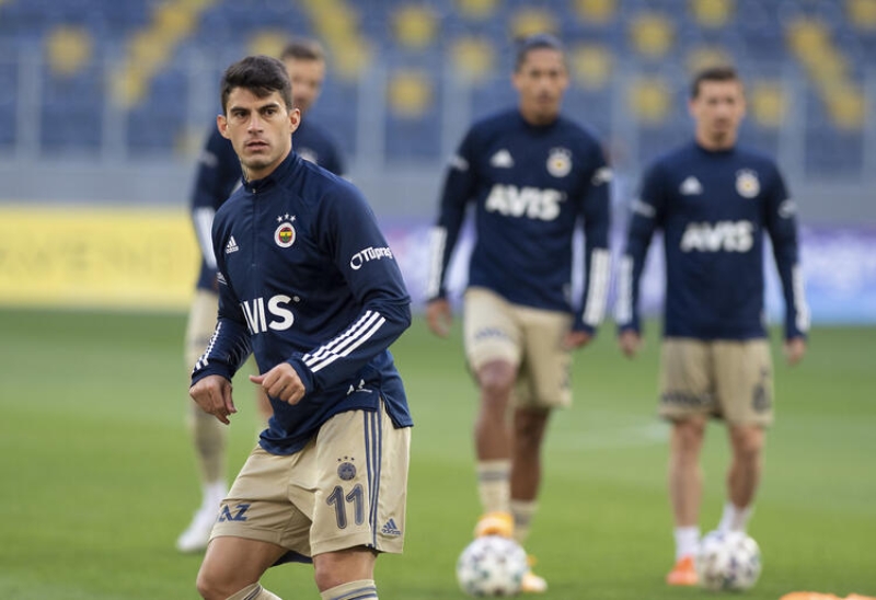 <p><b>SAKATLIK DURUMU BELL� OLDU </b></p><p>Ma��n 36. dakikas�nda sakatlanan y�ld�z futbolcunun yerine Caner Erkin dahil olurken, Perotti’nin durumu belli oldu.</p>