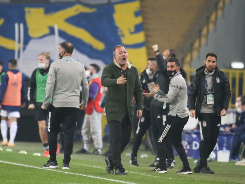 <p><b>Bazen, formayı giyip sahaya girme isteği geliyor mu? </b></p><p><br></p>