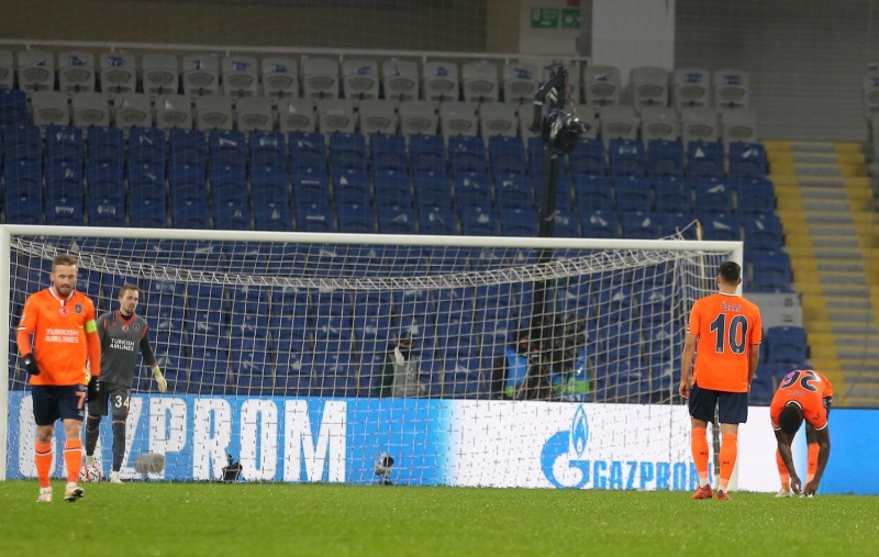 <p>Yedikleri 4. golün nedeni sorulan yıldız oyuncu, '3-3'ken kazanmak için öne çıktık, rakipte de kaliteli ayaklar var, şansı değerlendiriyorlar. Onlar da şansını değerlendirdi.' cevabını verdi.</p>
