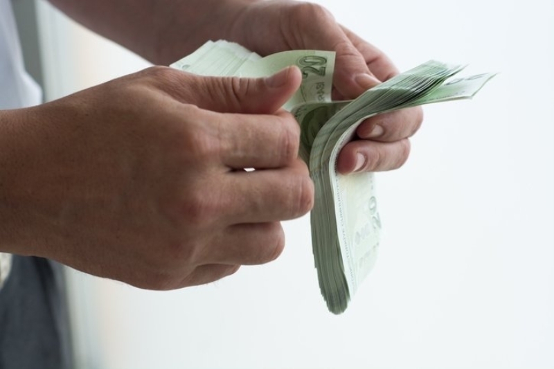 <p>Memurlara 2021 yılının ilk 6 ayı için ocakta yüzde 3 de toplu sözleşme zammı ödenecek. Yılın ikinci yarısına ilişkin enflasyon farkı da bu zamma eklenecek.</p>