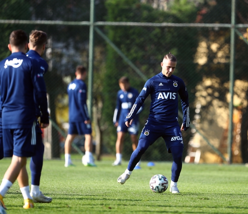 <p>Bunun yerine pas yapan ve topa daha çok sahip olan bir takım olacak.</p>