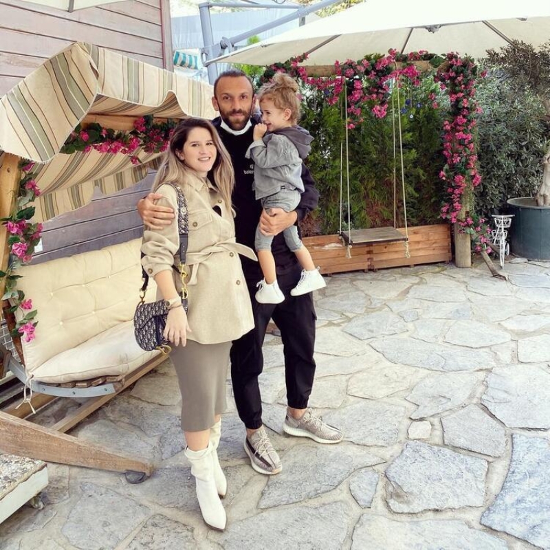 <p>Vedat'ın yedeği Caicedo, son maçlarda Vedat yerine oyuna dahil olup attığı gollerle takımını kurtaran isim olmuştu. Caicedo ve Correa, son maçlarda Vedat yerine oynamış ve iyi performans göstermişti.</p>