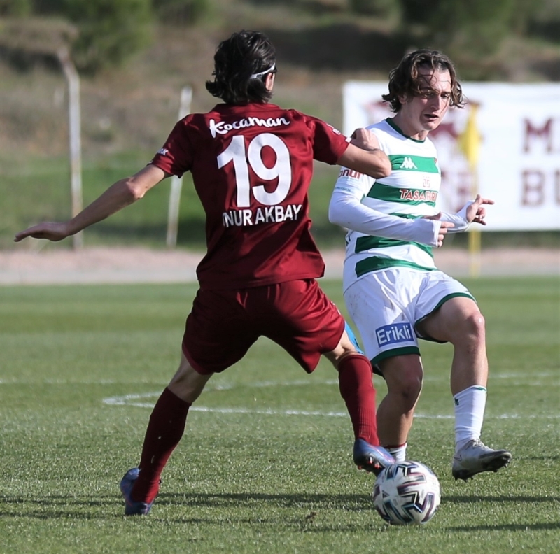 <p>Att gollerle adndan ska sz ettiren Ali Akman'n ismi Fenerbahe ve Galatasaray ila anlyor.</p>