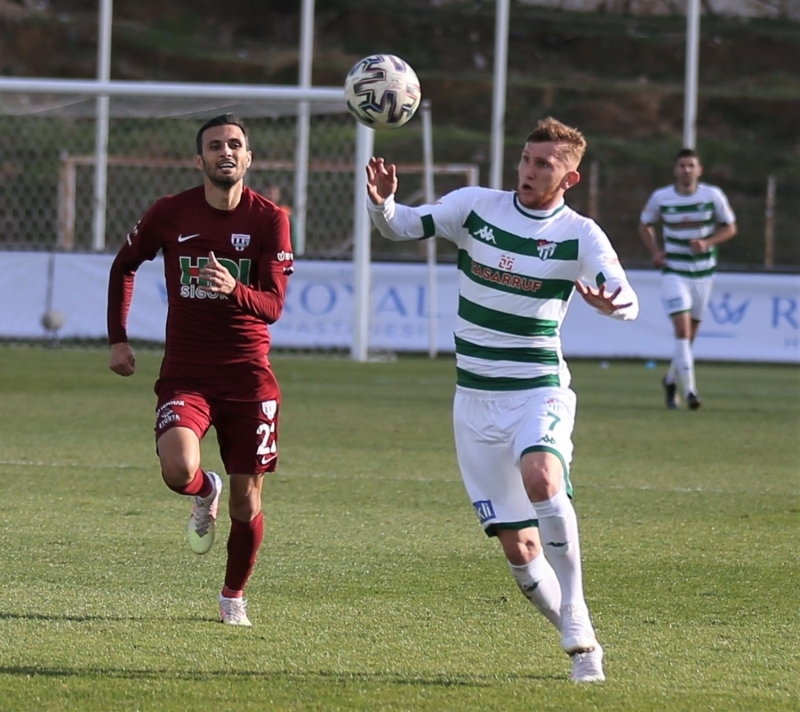 <p>Alnan bu sonucun ardndan Bursaspor puann 17'ye ykseltti ve 9. sradaki yerini korudu. Bandrmaspor ise 12 puanla 15. basamakta kald.</p>