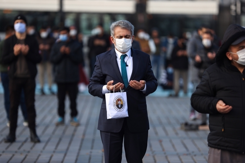 <p>Aralk aynda herkes sanki ilkbahar yayor.</p>