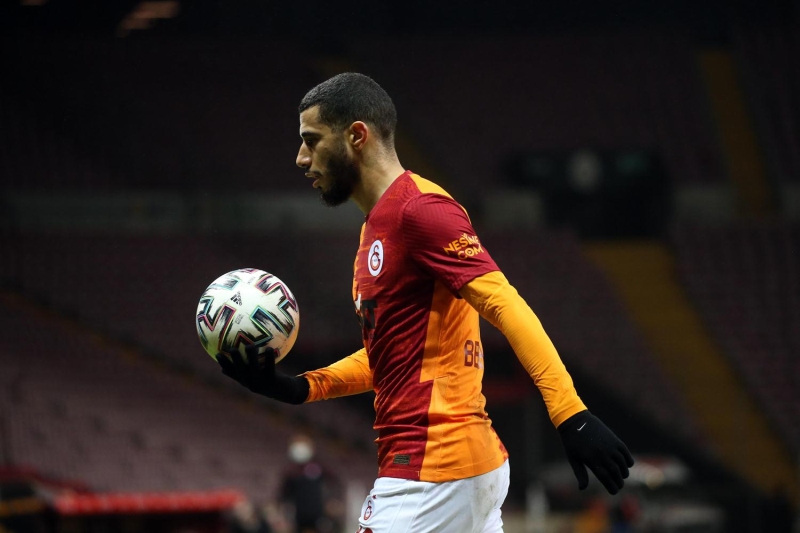 <p><b>BELHANDA VE EMRE ARASINDA GERGİNLİK </b></p>