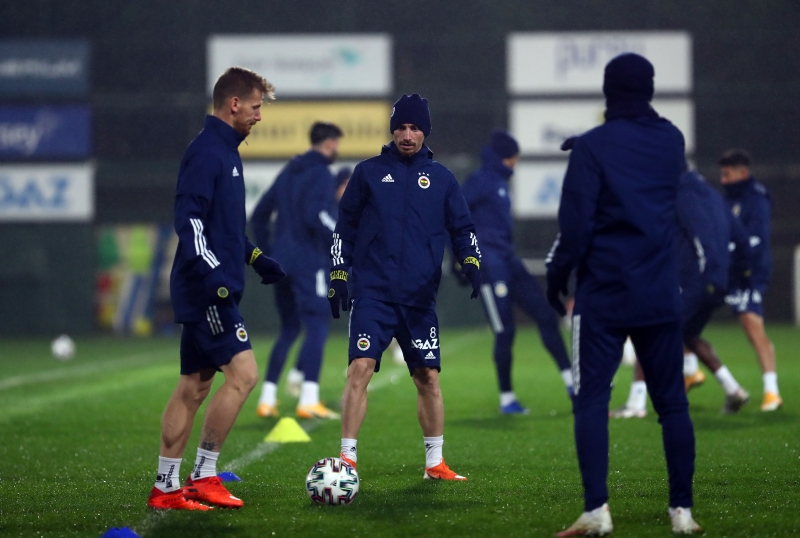 <p>Grubun dier yeleri ise <b>Mert Hakan, Ozan, Altay, Serdar, Sadk, Sinan.</b></p>