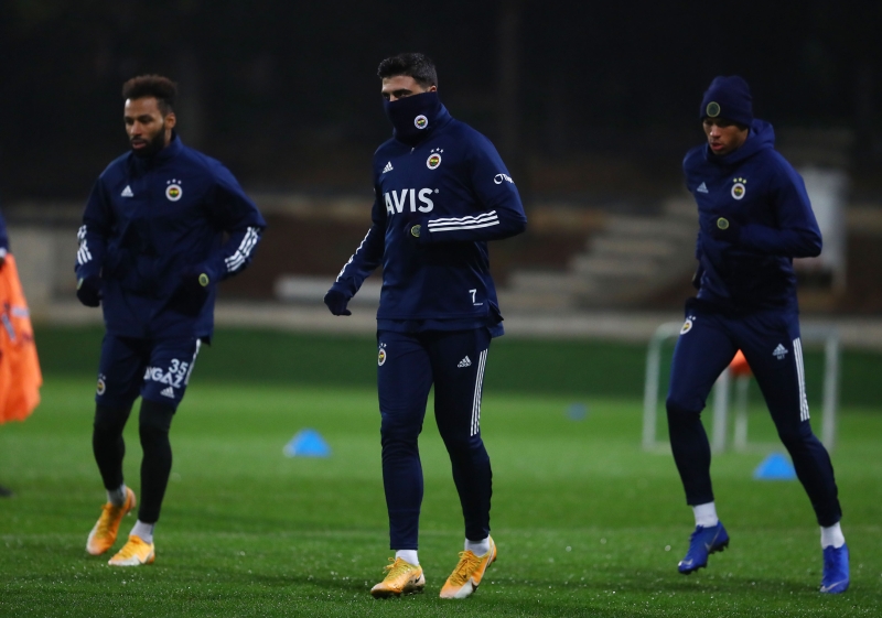 <p>Bu da sahadaki ilikiye olumsuz yansd.</p>