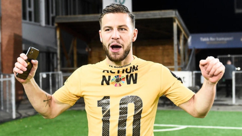 <p>Devre arasında sözleşmesi bitecek ve serbest kalacak 26 yaşındaki oyuncunun menajeriyle yaz aylarında kurulan bağ halen koparılmadı. </p>