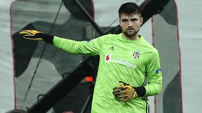 <p>Fransız temsilcisinin, Ersin için Beşiktaş Yönetimi’ne 4.5 milyon euroluk (yaklaşık 43 milyon TL) öneride bulunduğu bildirildi. </p>