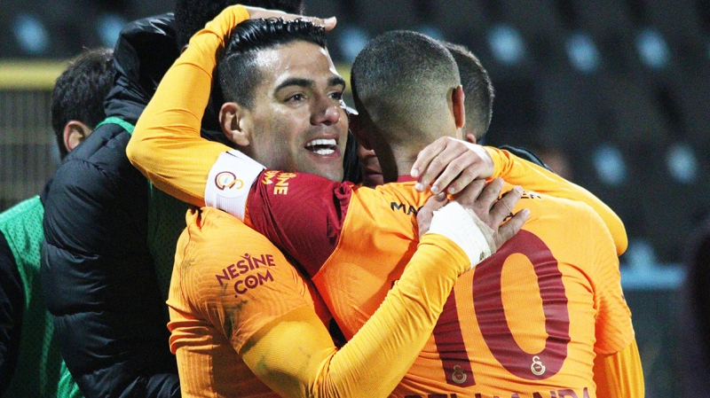 <p>Menajerlerin, Kolombiyal oyuncuyu drt farkl kulbe nerdii ve bu takmlardan ikisinin ilgi gsterdii ifade edildi.</p>