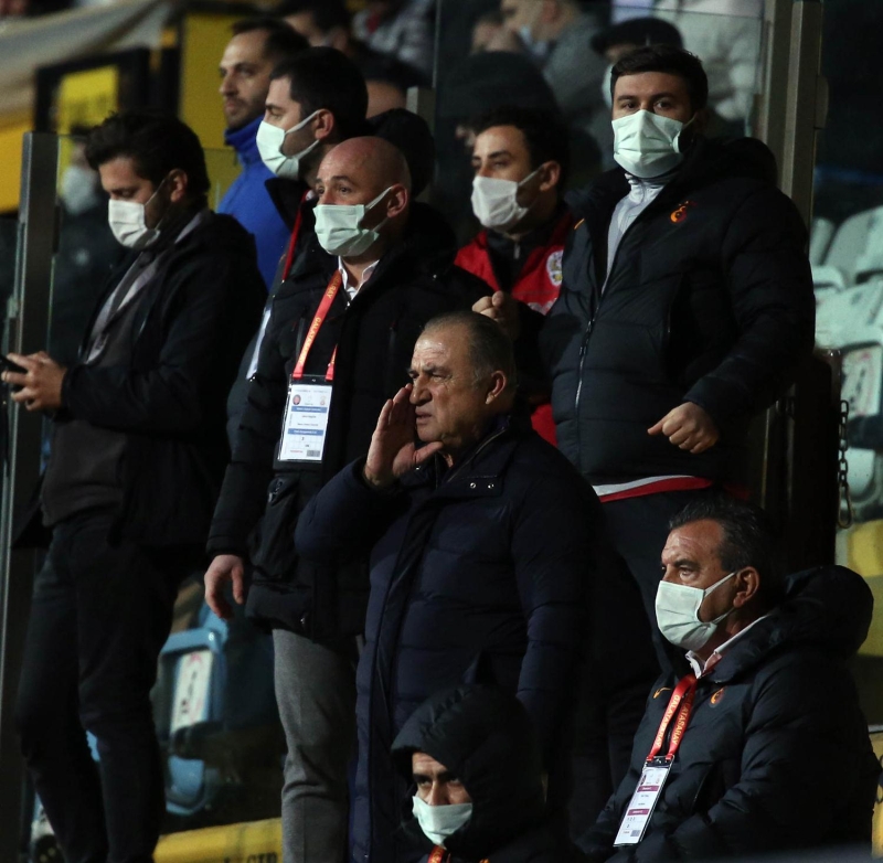 <p>Galatasaray, 3 puanı hak etmedi bugün. Karagümrük, 1 puan alsaydı üzülebilirdi bugün. Galatasaray için çok ciddi bir kayıptır, maç İstanbul'da çünkü.</p>