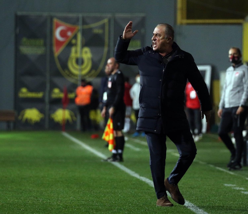 <p>Bu durumda Fatih Terim'in en az 6 ma takmnn banda olmamas gndemde.</p>
