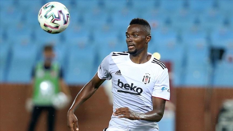 <p>6 numarada yine Josef'i grevlendirecek olan tecrbeli teknik adam, sa aa Ghezzal' yazarken, Atiba'nn yannda Mensah'a ans verecek.</p>