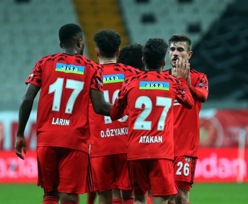 <p>Tre ve Ljajic'in yan sra Covid-19 olan ancak kulp tarafndan ismi aklanmayan iki futbolcu daha karantinada olduklar iin BB Erzurumspor manda grev yapamayacak.</p>