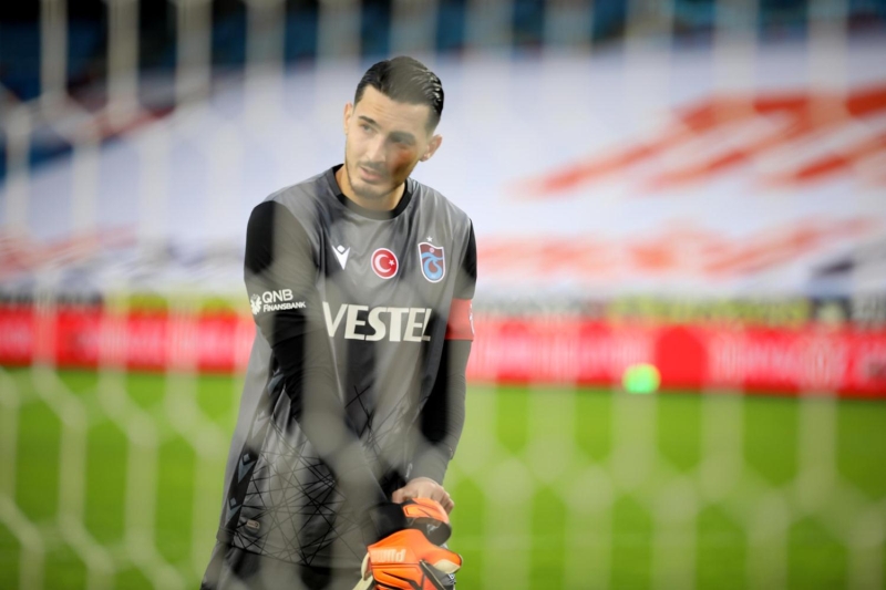 <p>Trabzonspor'da son olarak ligin 10. haftasındaki Ankaragücü maçında forma giyen oyuncuları Djaniny ve Nwakaeme, sakatlıklarının ardından 3 maç sonra forma giydi. Ligde Demir Grup Sivasspor, Hes Kablo Kayserispor ile kupadaki Adana Demirspor karşılaşmalarında forma giyemeyen oyuncular, Çaykur Rizespor müsabakasına ilk 11'de başladı.</p>