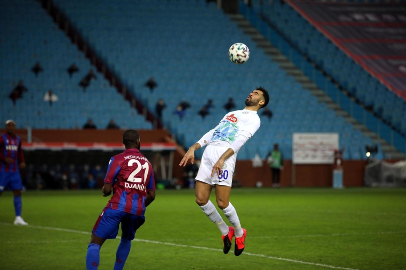 <p>Bu galibiyetle Trabzonpor Süper Lig'de puanını 17'ye çıkartırken, Rizespor ise 15 puanda kaldı.</p>