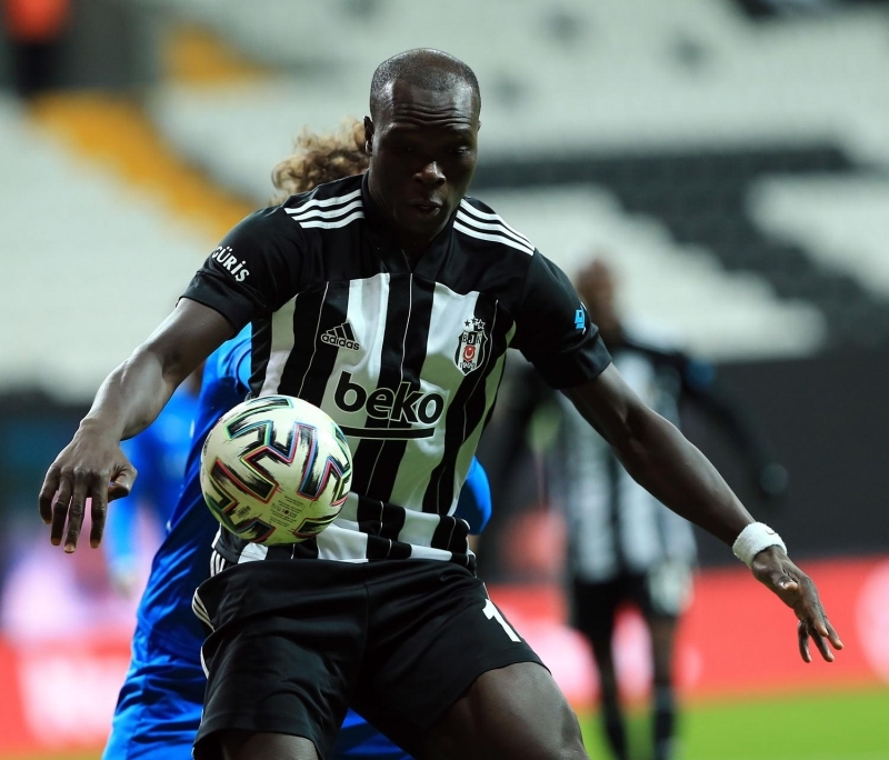 <p>Sezonun ilk iç saha maçında Antalyaspor ile berabere kalan ve ardından evindeki diğer maçta Gençlerbirliği’ne 1-0 mağlup olan Beşiktaş, sonrasında çıktığı 4 maçta da rakiplerine puan kaptırmadı. </p>