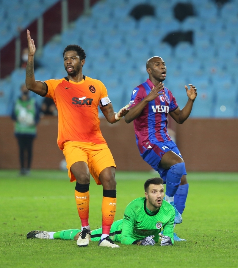 <p>Sz konusu msabakalarn 1'inde cezal olan Falcao, kalan srete 7 karlamay ise sakatl nedeniyle kard.</p>