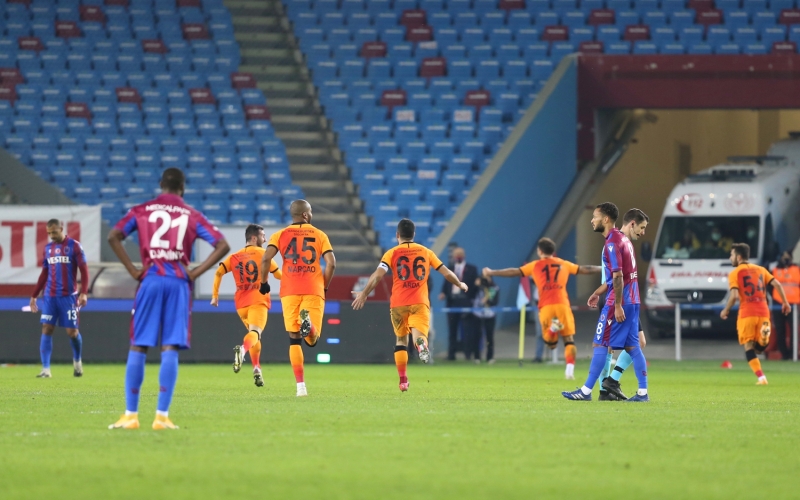 <p>Flavio'nun 2. sar kart olabilirdi ama sal gn iptal ederlerdi yanl diye, ne olacak ki... Penalt beklenen pozisyon benim futbol grme gre deil.</p>