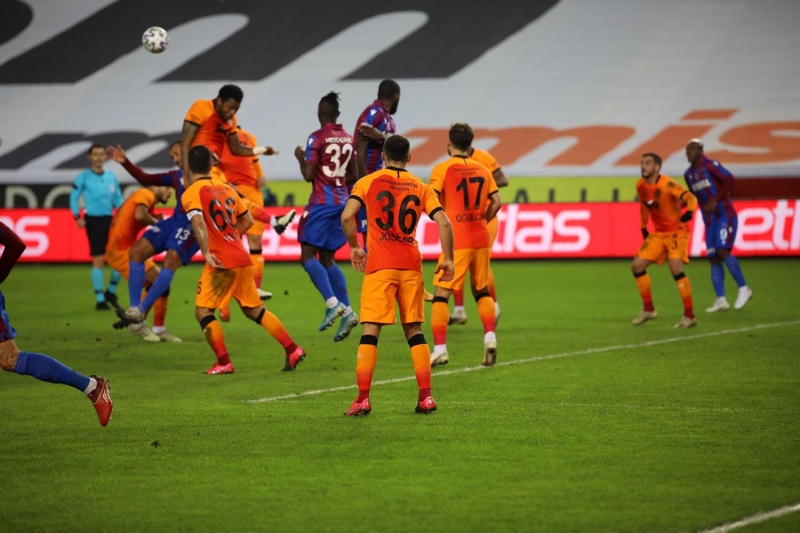 <p>Arda Turan da, Belhanda da, Emre de, Feghouli de, Taylan da pasla giden bir oyuncu. Galatasaray' bu malarda rahatlatan skor avantaj sonrasnda Onyekuru'ydu.</p>