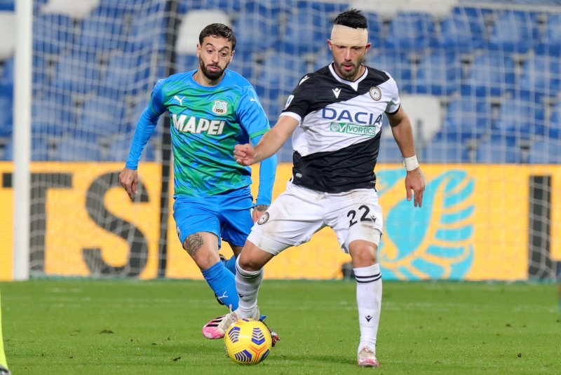 <p>Beşiktaş taraftarının bana karşı hiçbir yanlışı yoktu, belki inanmazlar ama hala kalbimdeler, maçları da izliyorum ama o noktada kendime bu defteri kapamam gerekiyor dedim. Ama açıklamalarım çok sert oldu, bunu da hiç dile getiremedim. Özellikle Beşiktaş taraftarı hakkını helal etsin, ben ediyorum. Her zaman beni desteklediler ve arkamdaydılar.</p>