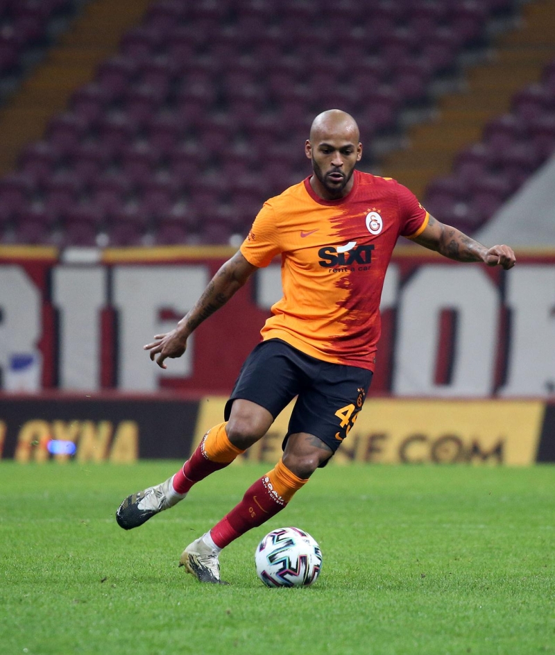 <p>Her darbe faul, penaltı değildir. Sadece Galatasaray değil, her taıım için geçerli olmalı. Sonuç olarak 1 puana kazanç olarak bakmıyoruz. İleride işimize yarar' ifadelerini kullandı.</p>