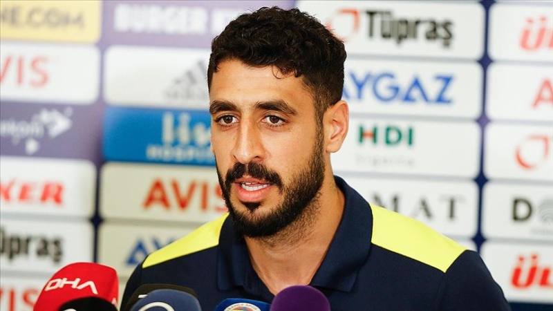 <p><b>TOLGA CİĞERCİ SAKATLANDI </b></p><p><br></p><p>Sarı-lacivertli ekipte Tolga Ciğerci, Kasımpaşa hazırlıklarında sakatlandı.</p>