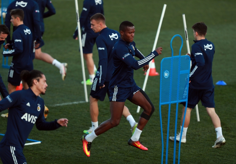 <p>Altay, Nazım, Lemos (Sadık), Tisserand, Novak, Mert Hakan, Sosa, Valencia, Pelkas, Thiam, Samatta</p>