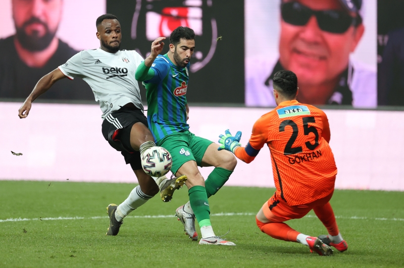 <p>Beşiktaş forması giyen Oğuzhan Özyakup, Eylül 2016'dan (vs Alanyaspor & Karabükspor) bu yana Süper Lig'de ilk kez üst üste iki iç saha maçında gol attı</p>