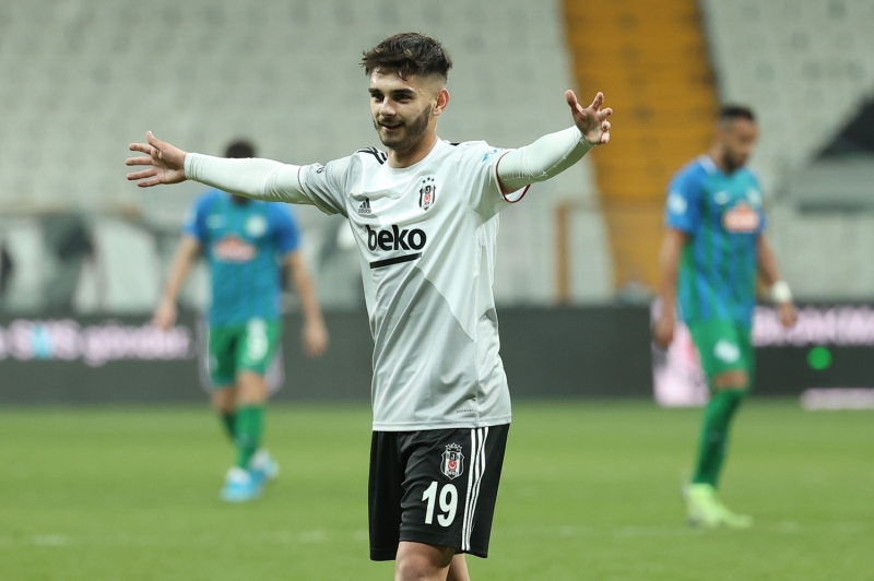 <p>Beşiktaş-Rizespor maçında en fazla ikili mücadele kazanan ve çalım atan oyuncu Valentin Rosier oldu</p>