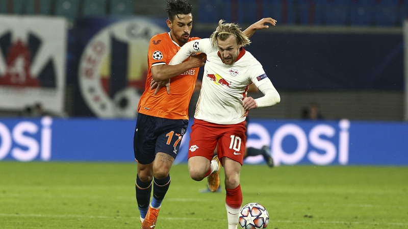 <p><b>YAKIN ARKADAŞLARI VAR</b><br></p><p><br></p><p>Bunun en önemli sebeplerinden biri ise İrfan Can'ın Galatasaray'la anlaşmış olması.</p>