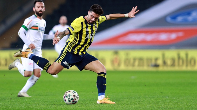 <p><b>ASİST OZAN, GOL PELKAS</b></p>