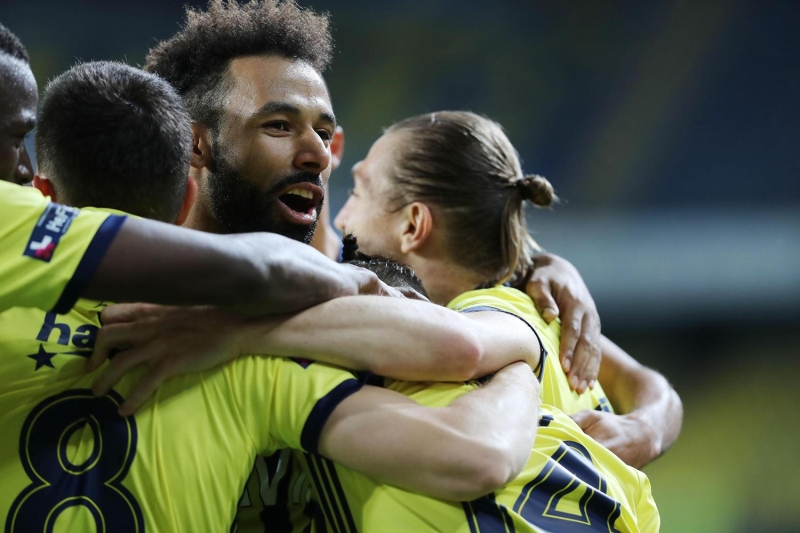 <p>Ozan Tufan, Süper Lig kariyerinde ilk kez bir maçta iki asist yaptı.</p>