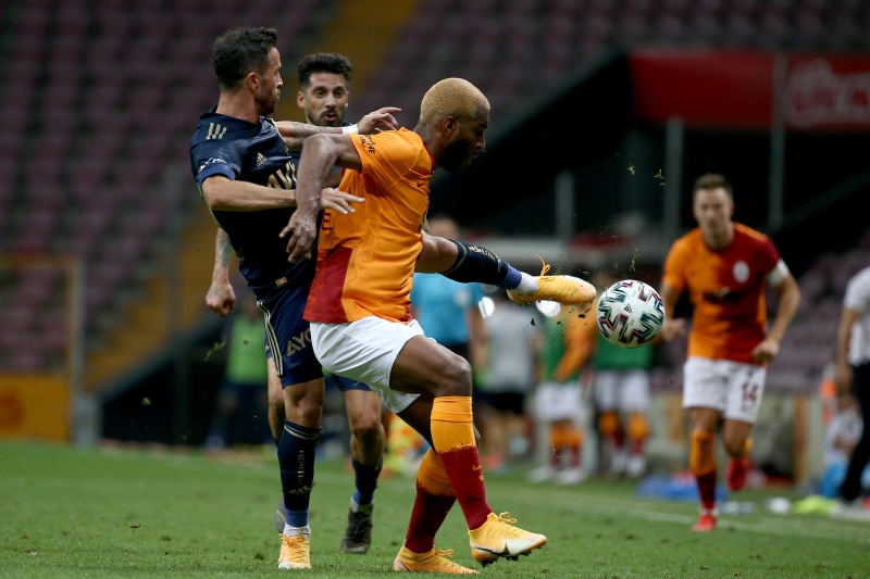 <p><b>YA HOLLANDA YA DA FRANSA</b></p><p><br></p><p>Babel, Galatasaray’dan y�ll�k 2.5 milyon euro garanti �cret al�yor.</p>
