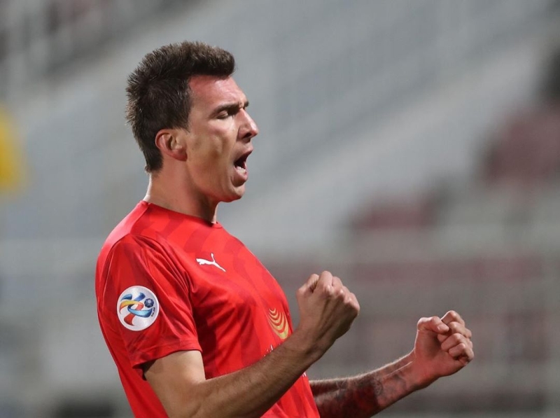 <p>34 yaşındaki futbolcu 2 milyonda ısrar ederse bu defter kapanacak. </p>