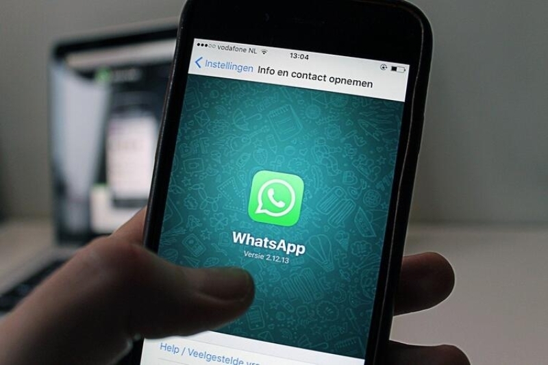 <p><b>WHATSAPP SÖZLEŞMESİ NASIL İPTAL EDİLİR?</b></p><p><b><br></b></p><p>Whatsapp yeni kullanıcı sözleşmesi gündemde geniş yer tutuyor. Birçok kullanıcı Whatsapp'ın Facebook bilgi paylaşımı güncellemesinden rahatsız olup uygulamayı silme kararı aldı. Çoğu kullanıcı ise sözleşmeyi kabul ettikten sonra durumdan haberdar oldu ve Whatsapp onayını geri almak için araştırma yapmaya başladı. Bu durumda tek bir seçenek var. Hesabı silip, uygulamayı yeniden yüklemek. İşte Whatsapp sözleşmesini iptal etmenin yolu..</p>