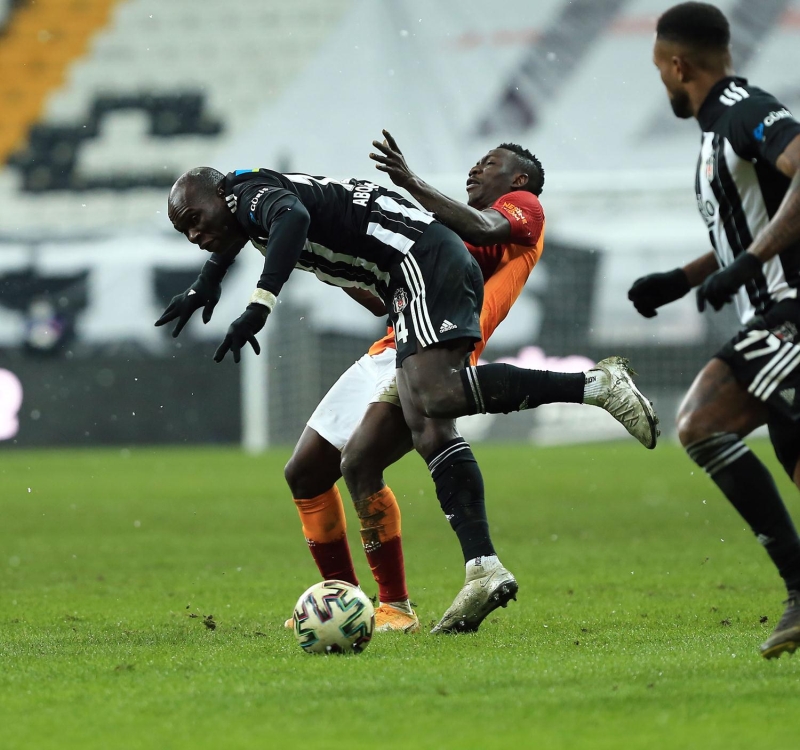 <p>Maçın en iyi performansı Josef de Souza. Genelde pas hatası da yapar ama bugün ahtapot gibiydi, şak diye bıraktı topları. Gol attı, savunma yaptı.</p>