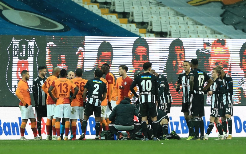 <p>Linnes'in özel bir problemi yoksa, bu maça Şener ile başlamak intihardır. Linnes, bugün Galatasaray'ın en iyisiydi. Şener tercihi son derece yanlış bir tercihtir. Şener zaten kaldıramadı maçı.</p>